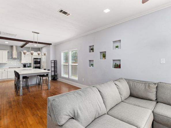 803 Vincent Street, Houston TX 77009
