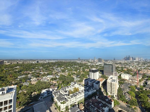 2121 Kirby Drive 21NW, Houston TX 77019