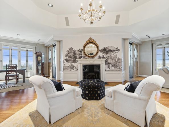 2121 Kirby Drive 21NW, Houston TX 77019