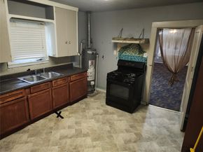 4215 Edison Street, Houston TX 77009