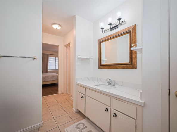 4304 Sherwood Ln 106, Houston TX 77092