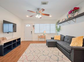 4304 Sherwood Ln 106, Houston TX 77092