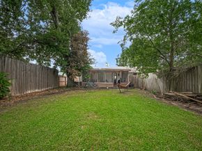 4304 Sherwood Ln 106, Houston TX 77092