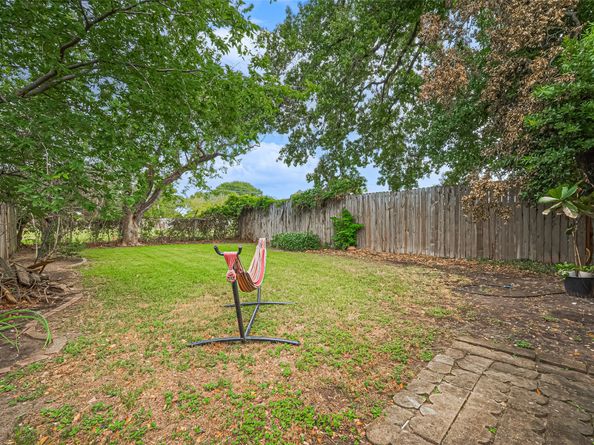 4304 Sherwood Ln 106, Houston TX 77092