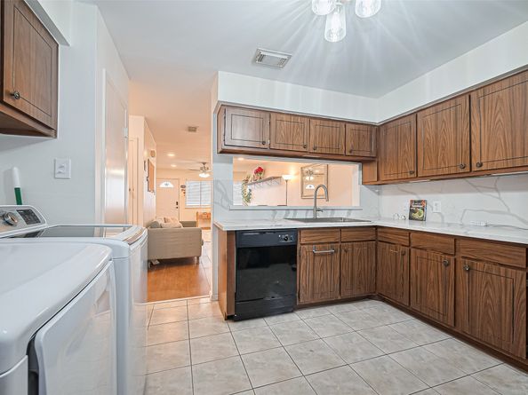 4304 Sherwood Ln 106, Houston TX 77092