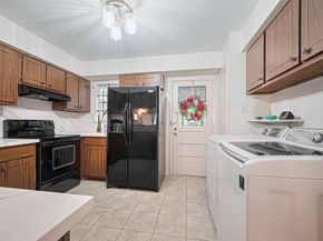 4304 Sherwood Ln 106, Houston TX 77092