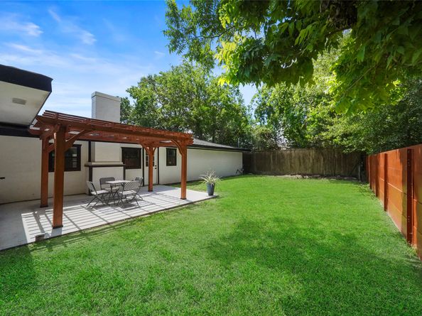 701 W 39th Street, Houston TX 77018