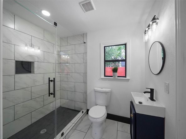 701 W 39th Street, Houston TX 77018