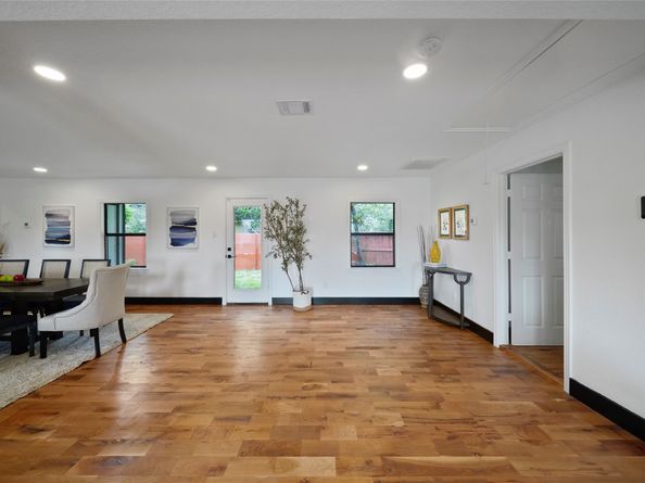 701 W 39th Street, Houston TX 77018