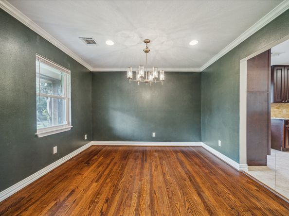 5211 W Bellfort Avenue, Houston TX 77035