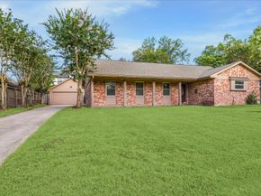 5211 W Bellfort Avenue, Houston TX 77035