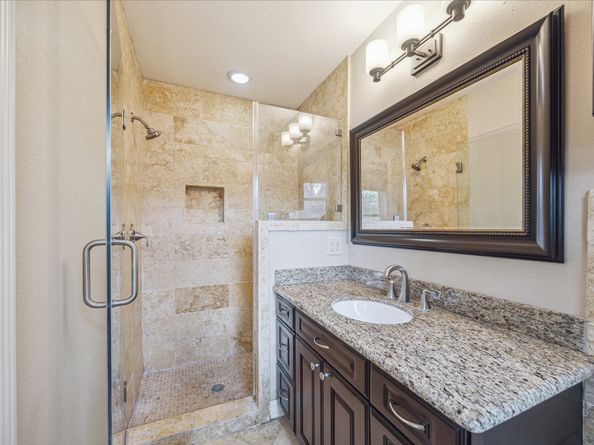 5211 W Bellfort Avenue, Houston TX 77035