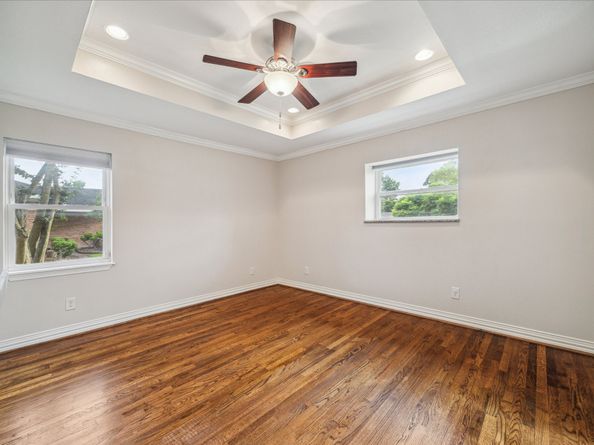 5211 W Bellfort Avenue, Houston TX 77035
