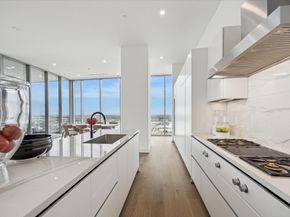 1711 Allen Parkway 3401, Houston TX 77019