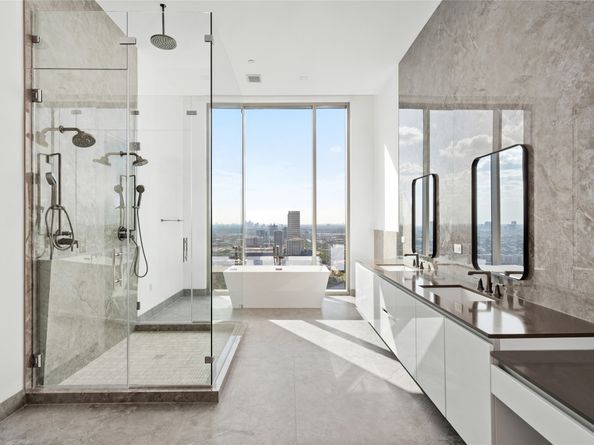 1711 Allen Parkway 3401, Houston TX 77019