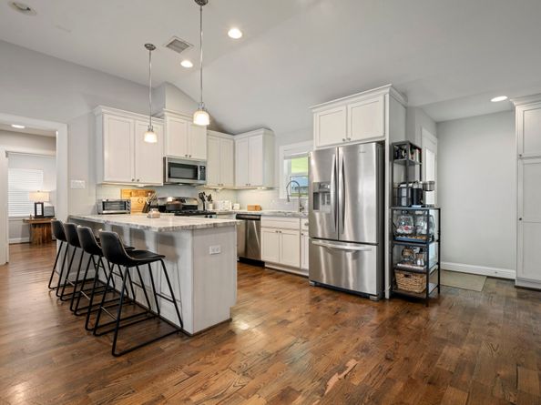 2107 Hewitt Drive, Houston TX 77018