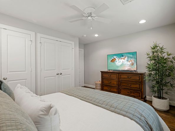 2107 Hewitt Drive, Houston TX 77018