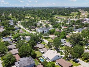 2107 Hewitt Drive, Houston TX 77018