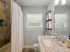 2107 Hewitt Drive, Houston TX 77018