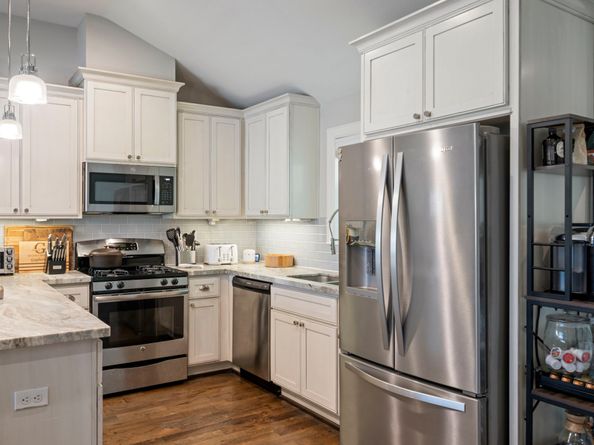 2107 Hewitt Drive, Houston TX 77018