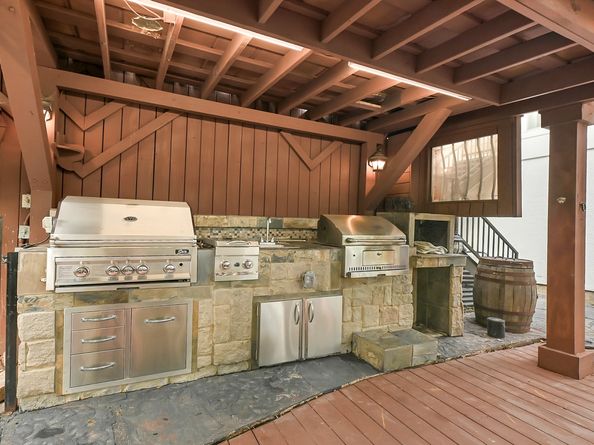 1 Magnolia Bend Drive, Hunters Creek Village TX 77024
