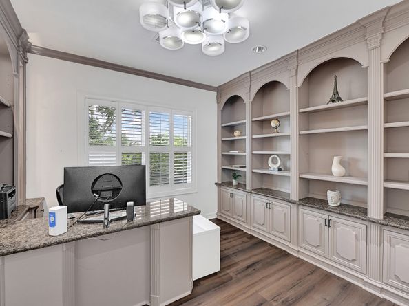 1 Magnolia Bend Drive, Hunters Creek Village TX 77024