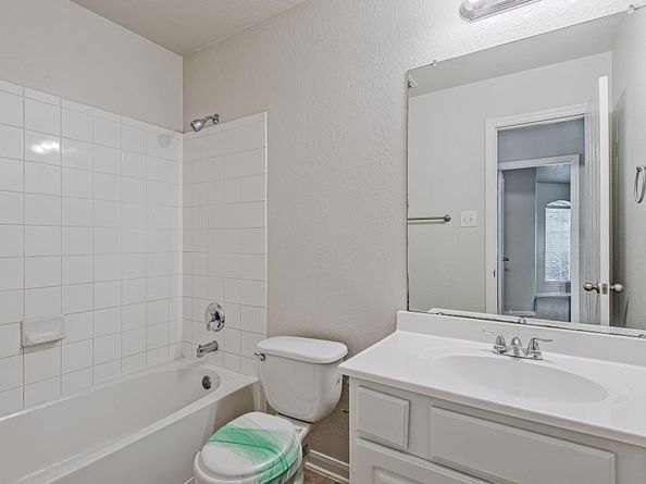 9614 Summer Laurel Lane, Houston TX 77088