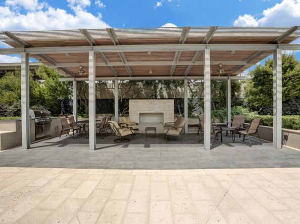 2200 Willowick Road 7B, Houston TX 77027