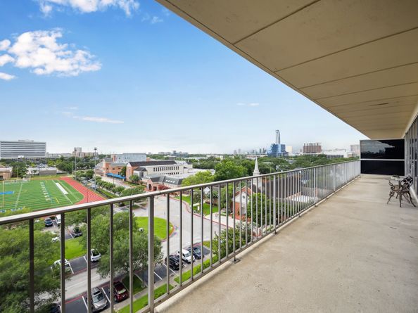 2200 Willowick Road 7B, Houston TX 77027