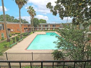 6305 Westward Street 110, Houston TX 77081
