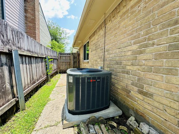 15474 Peermont Street, Houston TX 77062