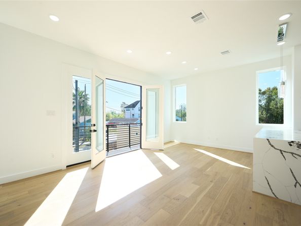 3508 Sauer Street, Houston TX 77004