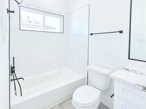 3508 Sauer Street, Houston TX 77004