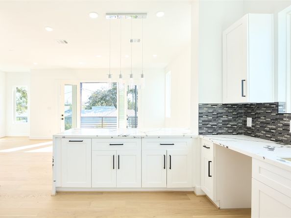 3508 Sauer Street, Houston TX 77004