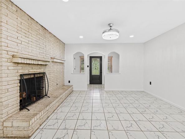 13902 Ambrose Street, Houston TX 77045