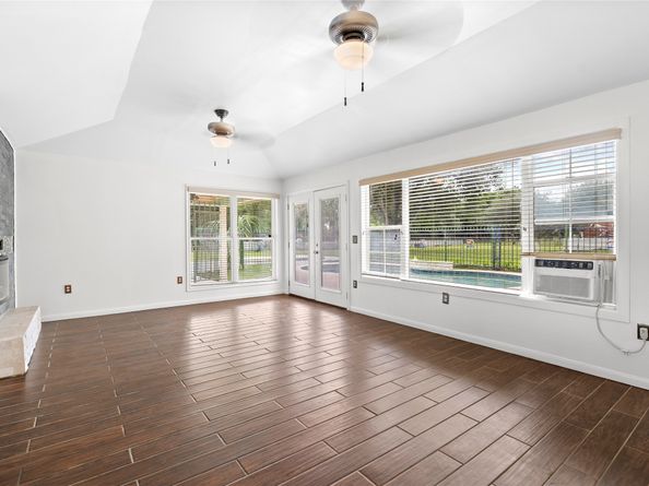 13902 Ambrose Street, Houston TX 77045