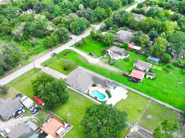 13902 Ambrose Street, Houston TX 77045