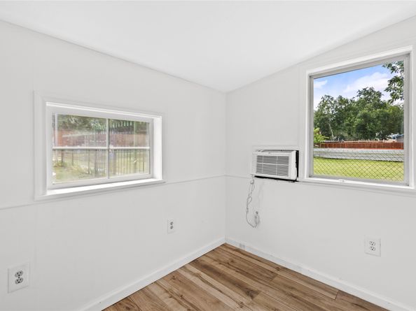 13902 Ambrose Street, Houston TX 77045