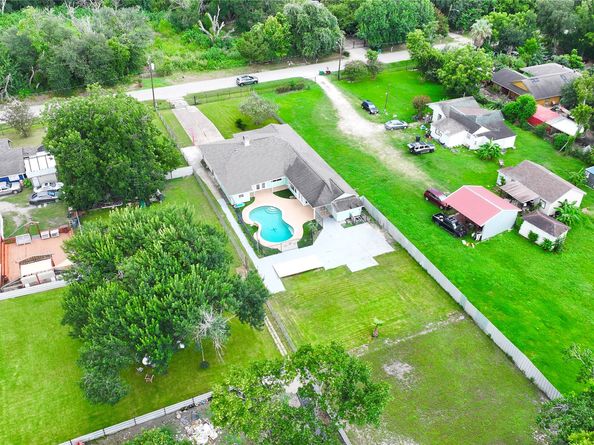 13902 Ambrose Street, Houston TX 77045