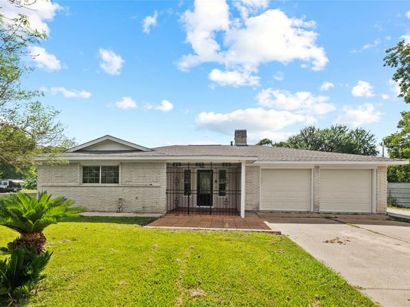 13902 Ambrose Street, Houston TX 77045