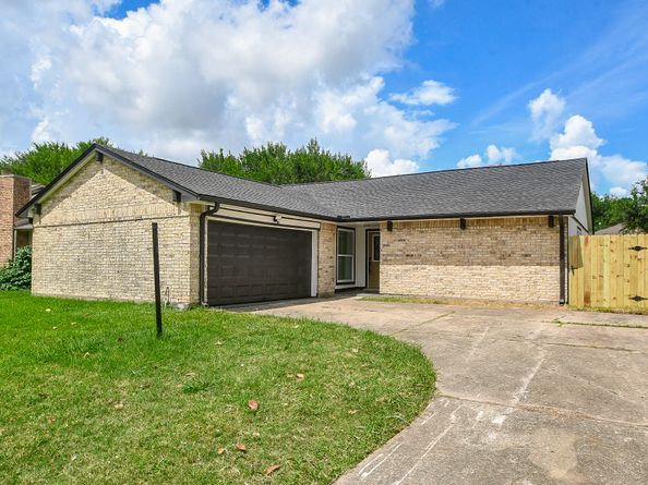 6530 La Violetta Drive, Houston TX 77083