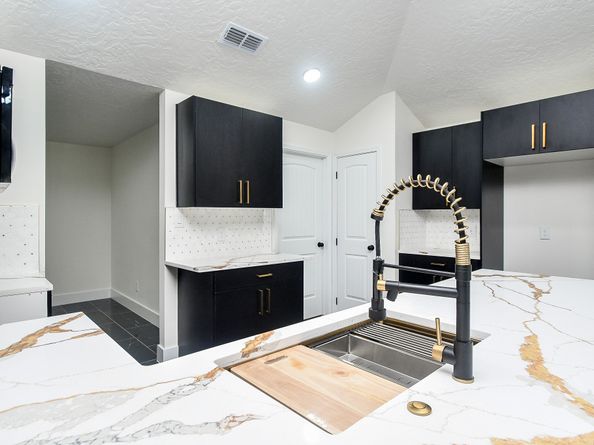 6530 La Violetta Drive, Houston TX 77083