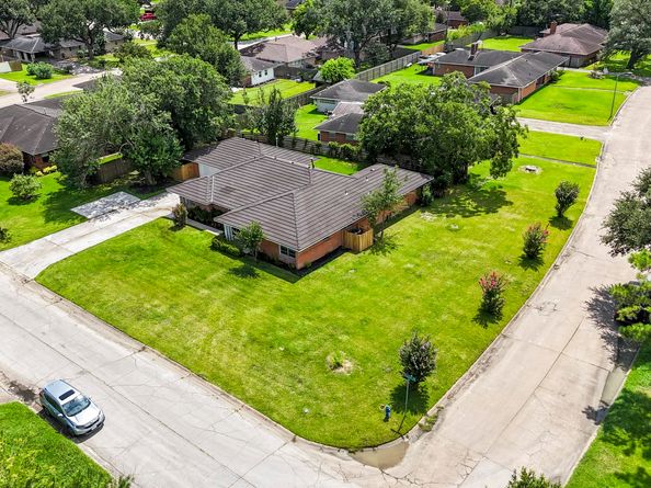 8202 Glencrest Street, Houston TX 77061