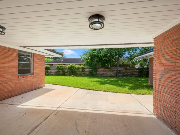 8202 Glencrest Street, Houston TX 77061