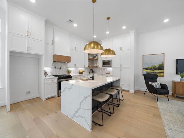 923 Fisher Street B, Houston TX 77018