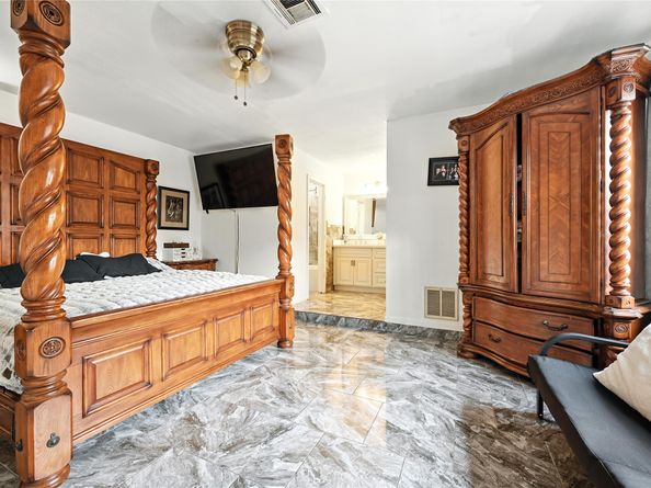 319 Shady Glade Drive, Houston TX 77090