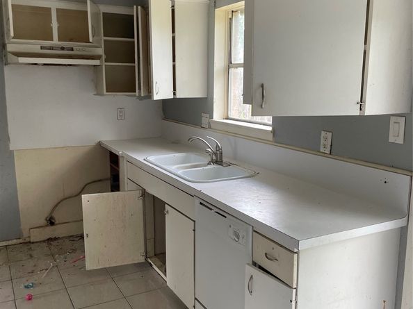 814 Deercrest Street, Channelview TX 77530