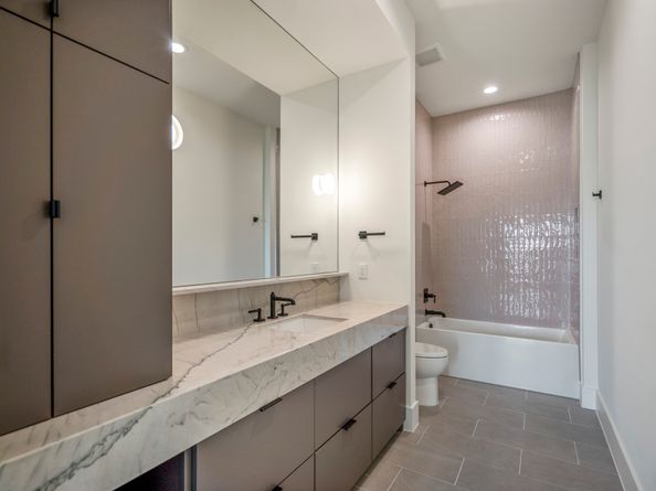 46 Aria Isle Drive, The Woodlands TX 77380