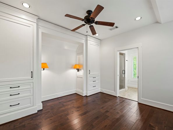 1323 Modiste Street, Spring Valley Village TX 77055