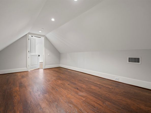 1323 Modiste Street, Spring Valley Village TX 77055